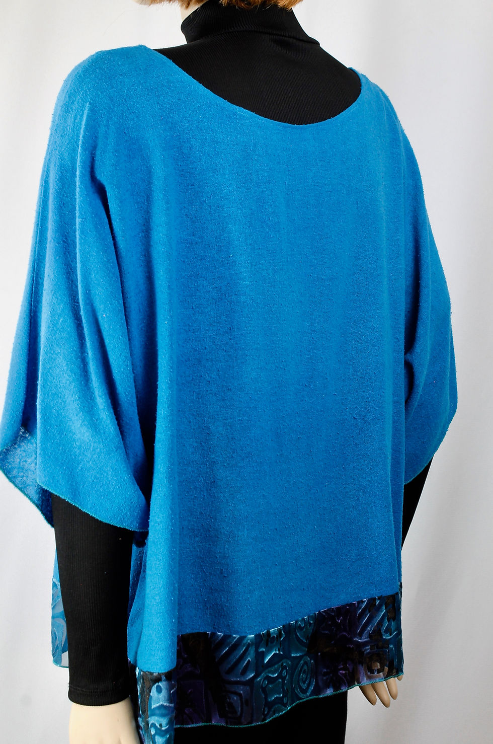 Thumbnail: HD Blue silk noil Top/HP bottom trim