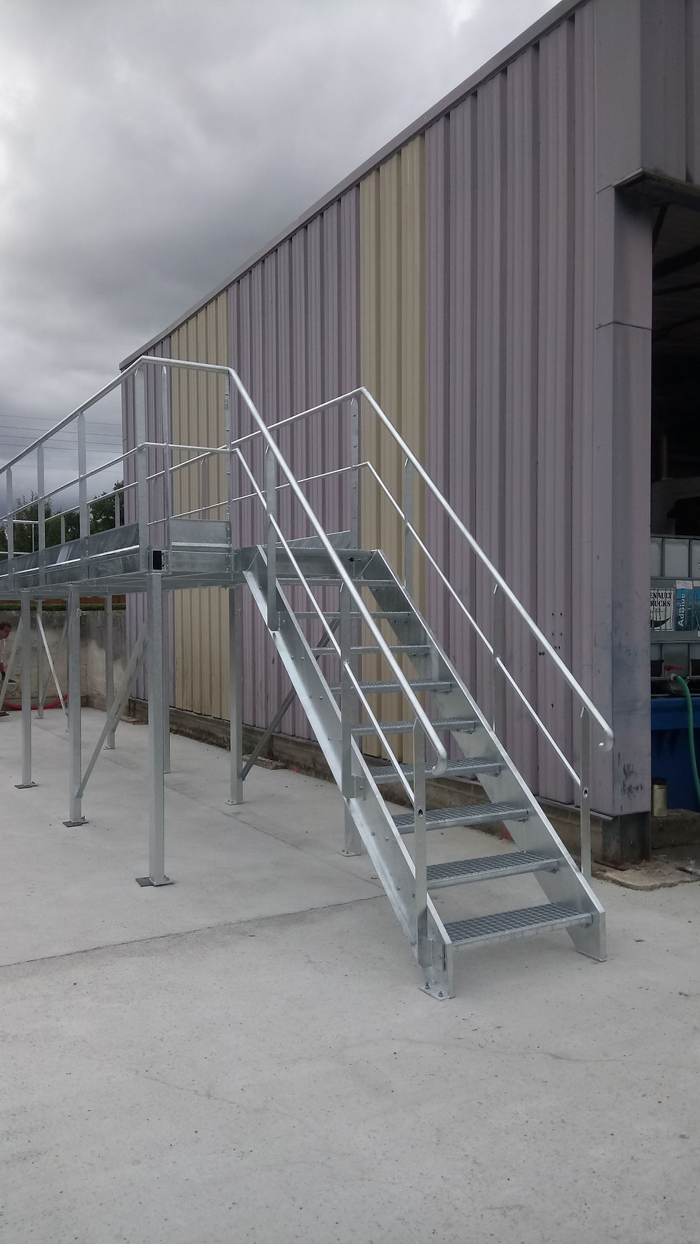 Access stairs
