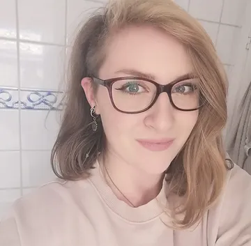 A selfie of Fáinche, a long covid Ireland member