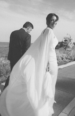Le Mariage de Marine et Jérôme à La Maison de Bacon : le luxe sans artifice de ce balcon sur le Cap d'Antibes.