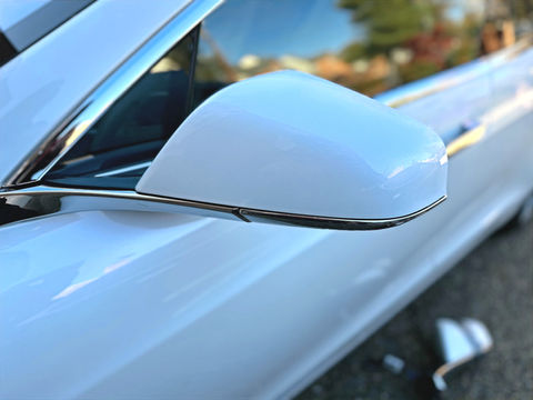 Newly replaced and fully functional side view mirror on a passenger vehicle, demonstrating the quality of professional repair services by My Mobile Service.
