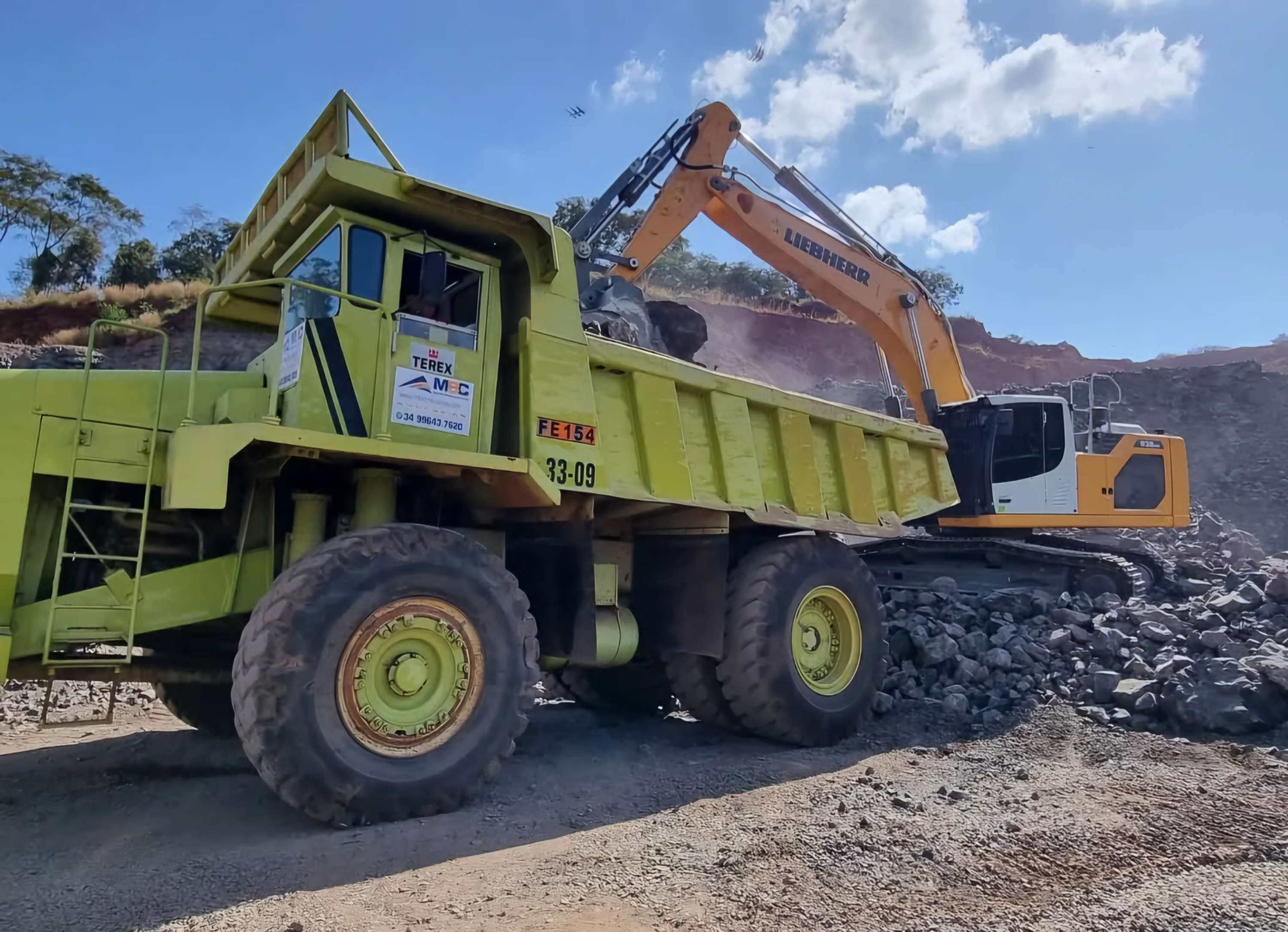 3 Caminhoes fora de estrada Terex 3309 