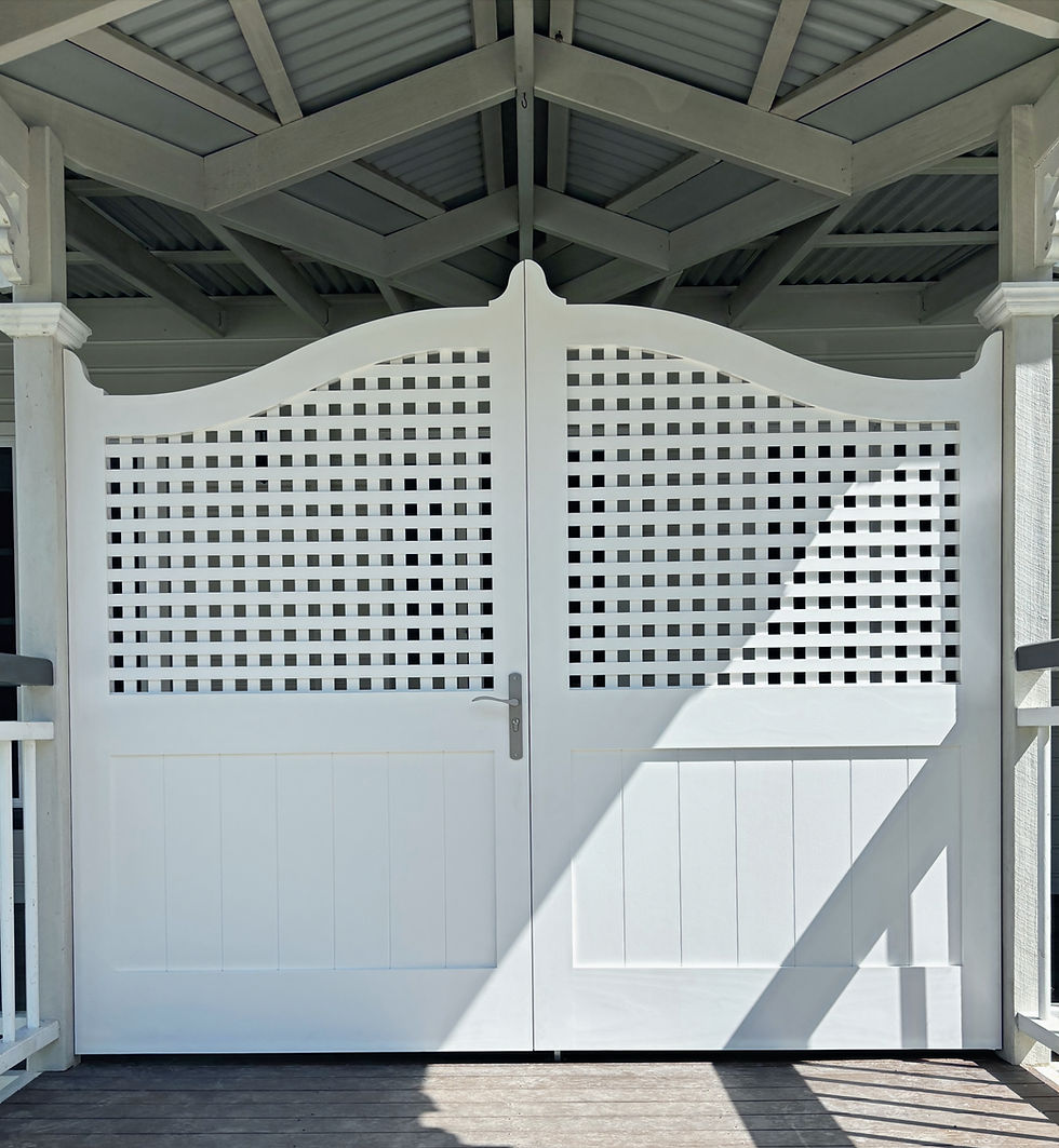 Batwing gates