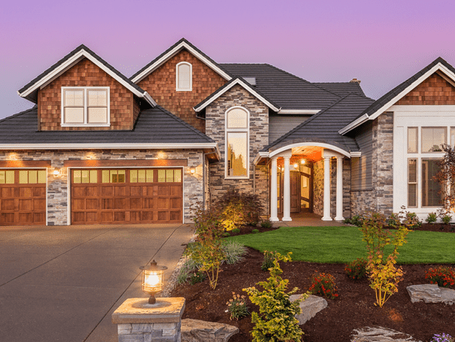 Luxury home in a neighborhood