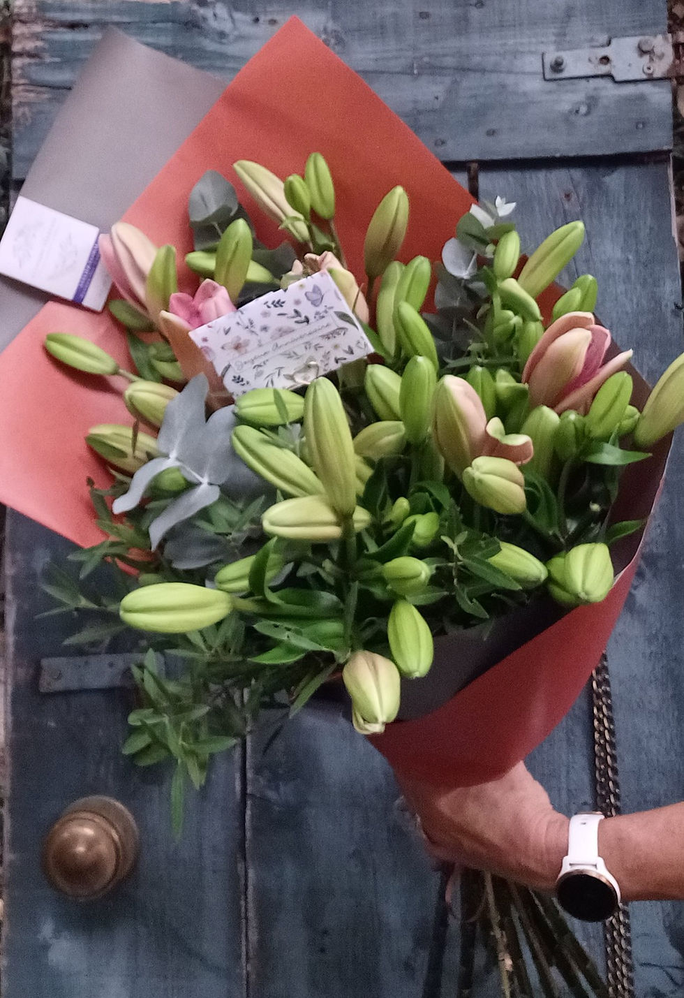 Bouquet de lys blancs ou roses à Pernes-les-Fontaines