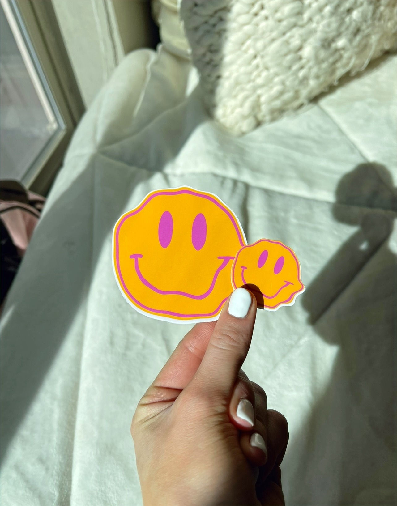 mini wavey smile sticker