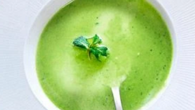 Velouté de petits pois à la menthe