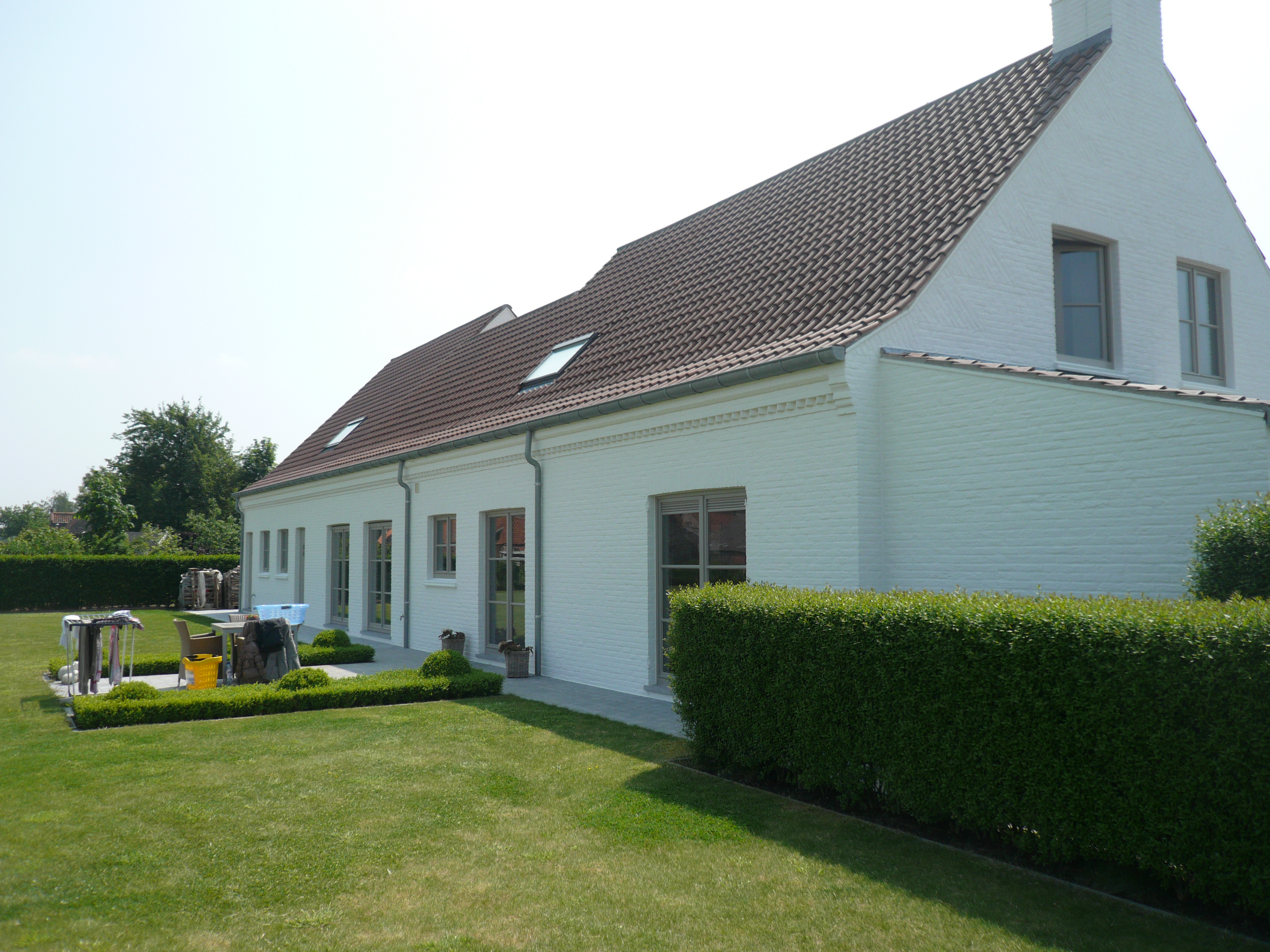 Strak geschilderde deuren en houtwerk