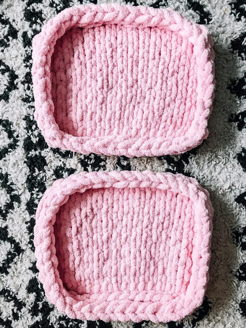 Thumbnail: Chunky Knit Pet Bed