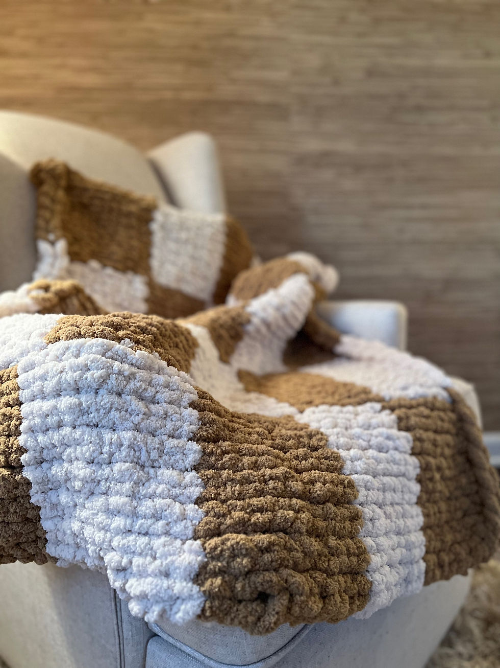 Thumbnail: Checkered Chunky Knit Blanket