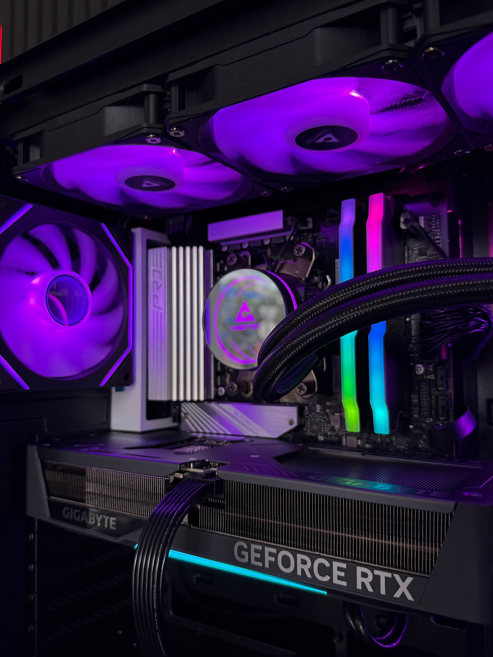 Miniaturbild: CRAFT ULTRA | RX 9060 XT 16 Gb | Ryzen 5 9600X
