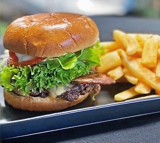 aviator-burger-thames_edited.jpg