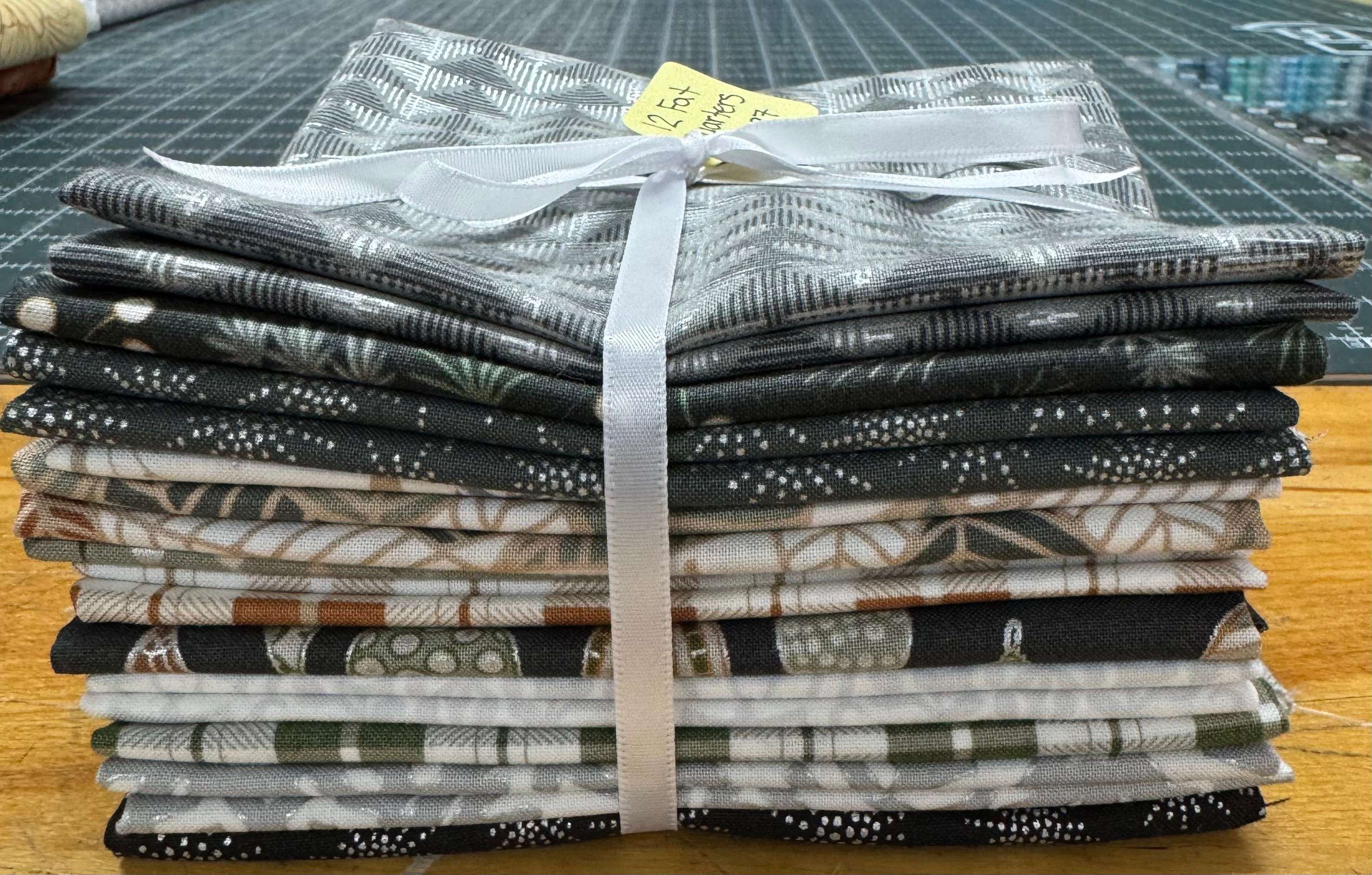 12 Fat Quarter bundle - Snowfall