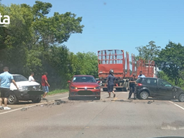 Acidente - Colisão entre veículos, deixa duas mulheres feridas