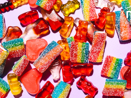 Saúde – Corantes coloridos utilizado em alimentos, até mesmo infantil, são banidos dos EUA, e continuam circulando no Brasil