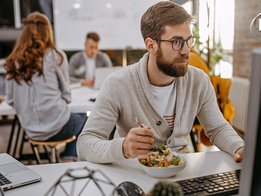 Saúde – Conheça os impactos ao sistema digestivo, caso você coma rápido demais