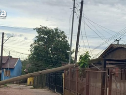 Butiá - Atenção! Poste de luz caído na Vila Julieta
