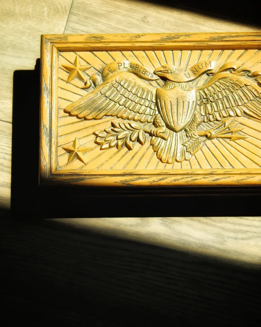 Boîte de cologne Avon 