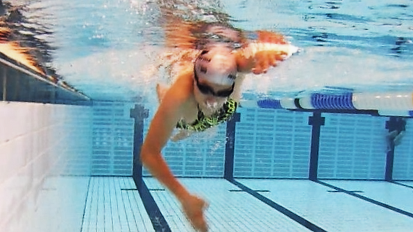 An underwater picture of the arm position of a swimmer, swimming front crawl