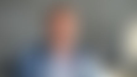 Kijk: Deze arts ziet de gruwelijke gevolgen van de prik en trekt zijn mond open