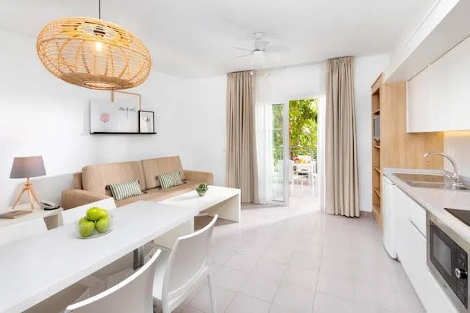 Los Olivos Beach Resort — accommodation photograph 2