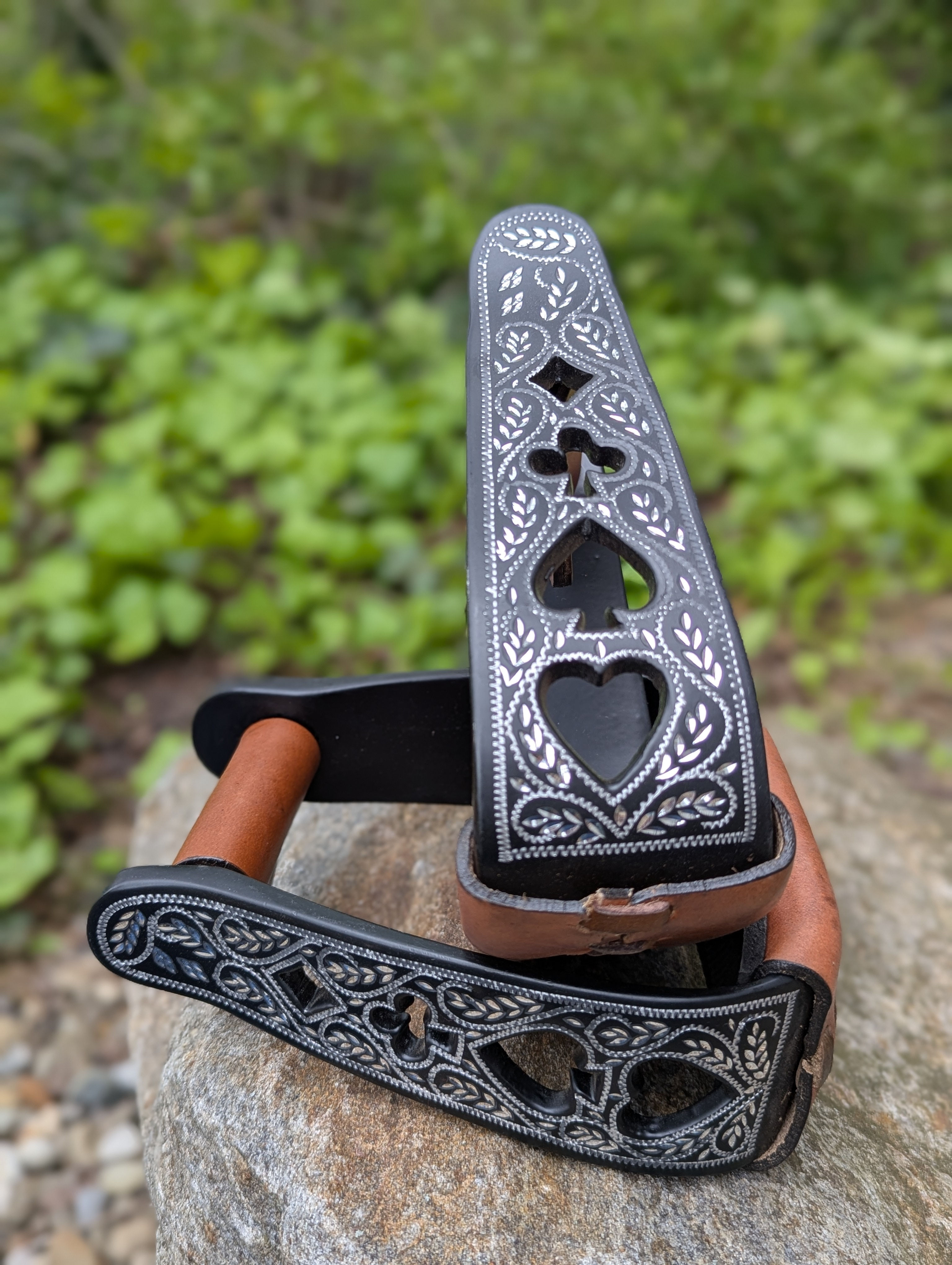 Slanted Engraved Stirrups Poker Themed