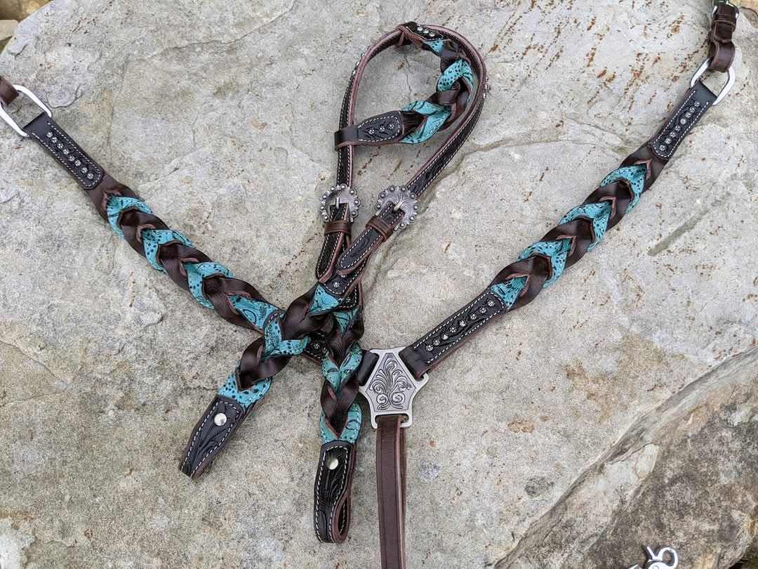 Teal Twisted Tack Set