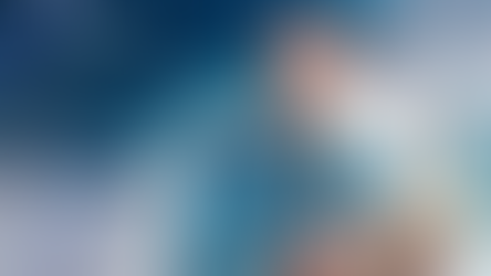 Pessoa utilizando IA corporativa no dia a dia