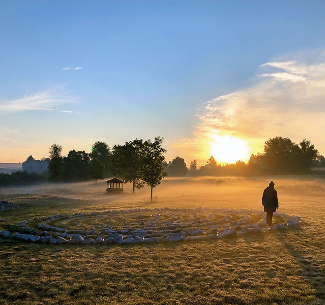 Morgendlicher Blick über die Damanhur Meditationsspirale Richtung Nordost