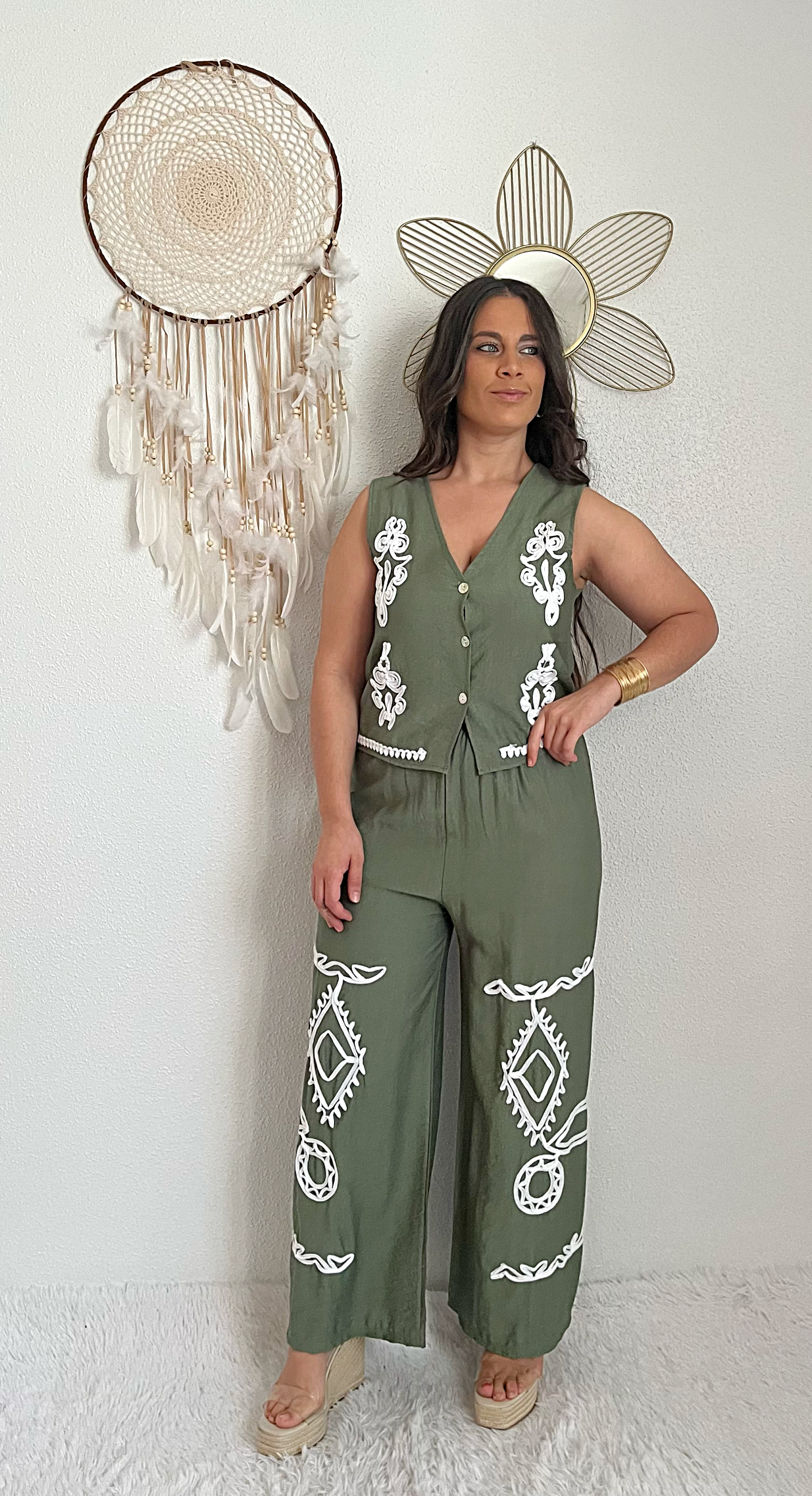 Conjunto Bordado Caqui