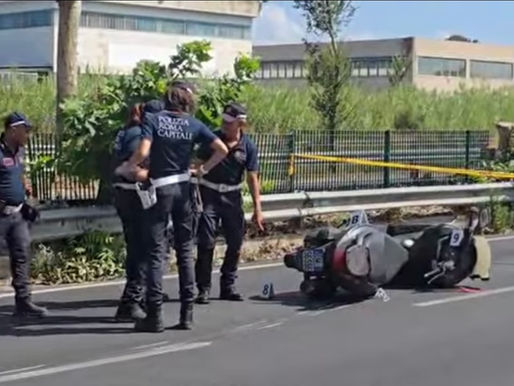 Incidente Mortale sulla Via Ostiense: Motociclista Deceduto e Traffico Paralizzato a Roma Sud