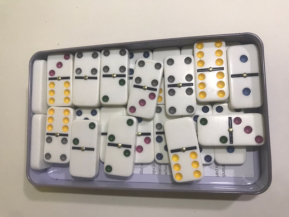 Miniatura: Dominó colorido com estojo metálico