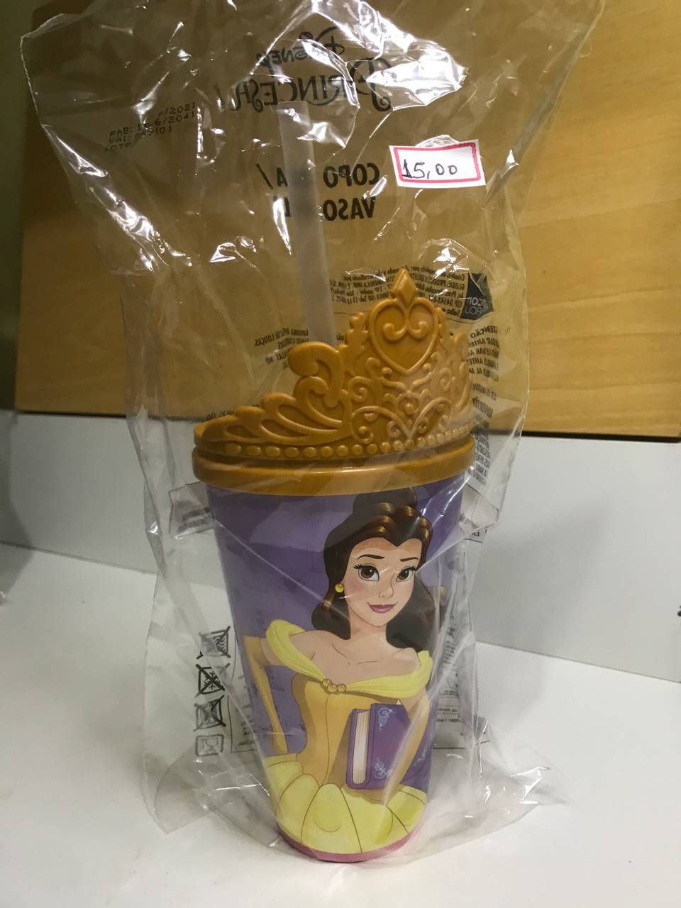 Miniatura: copos com tampa e canudo . Princesas da Disney e Os vingadores