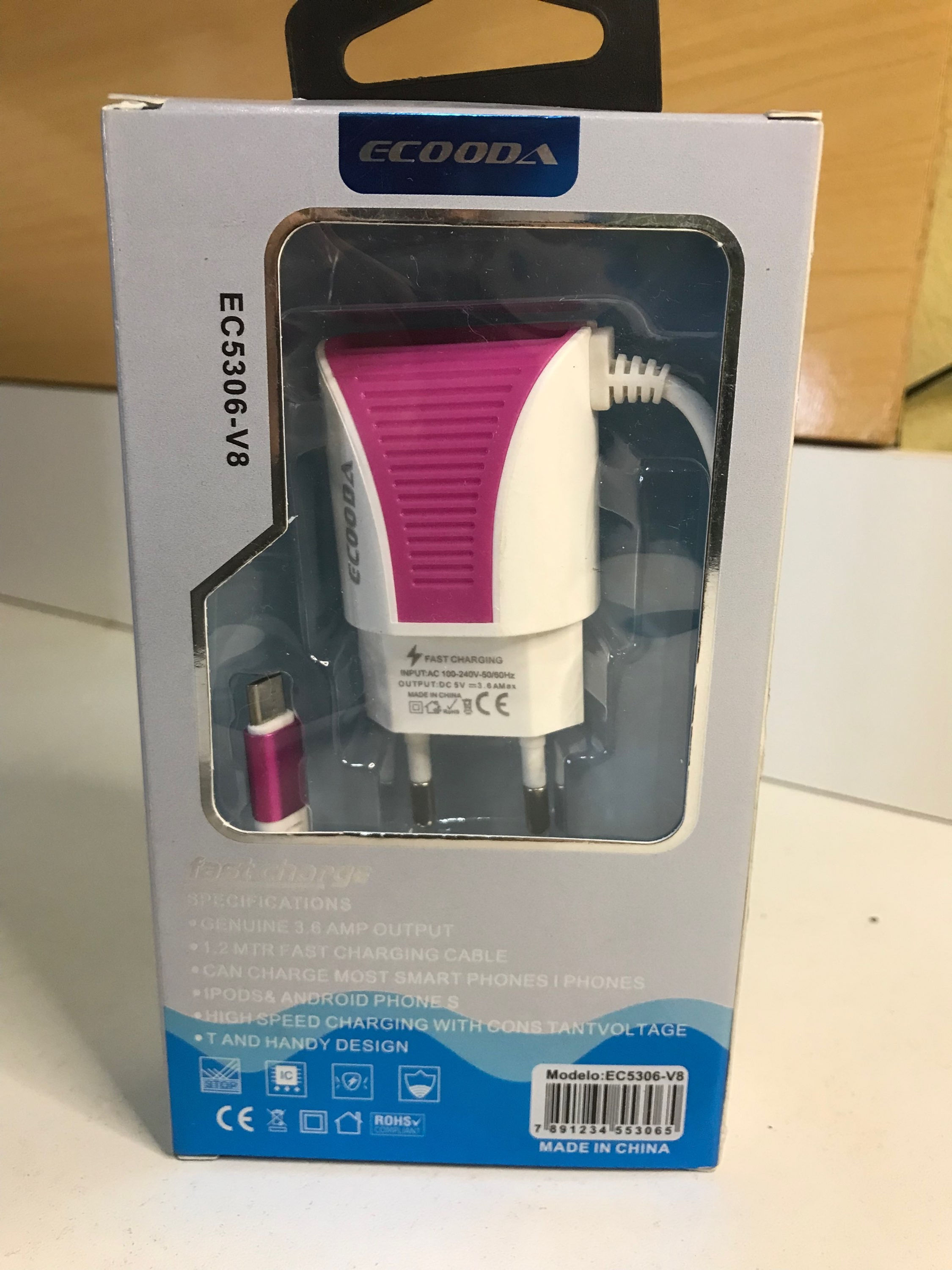 Carregador ECOODA 3.6A cabo fixo + 2 USB