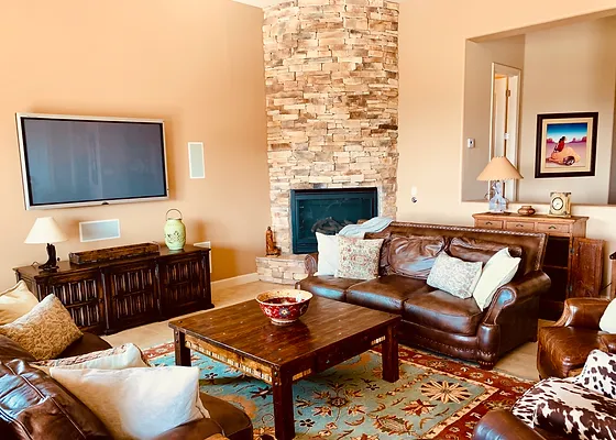 Gallery Anita Consign Design