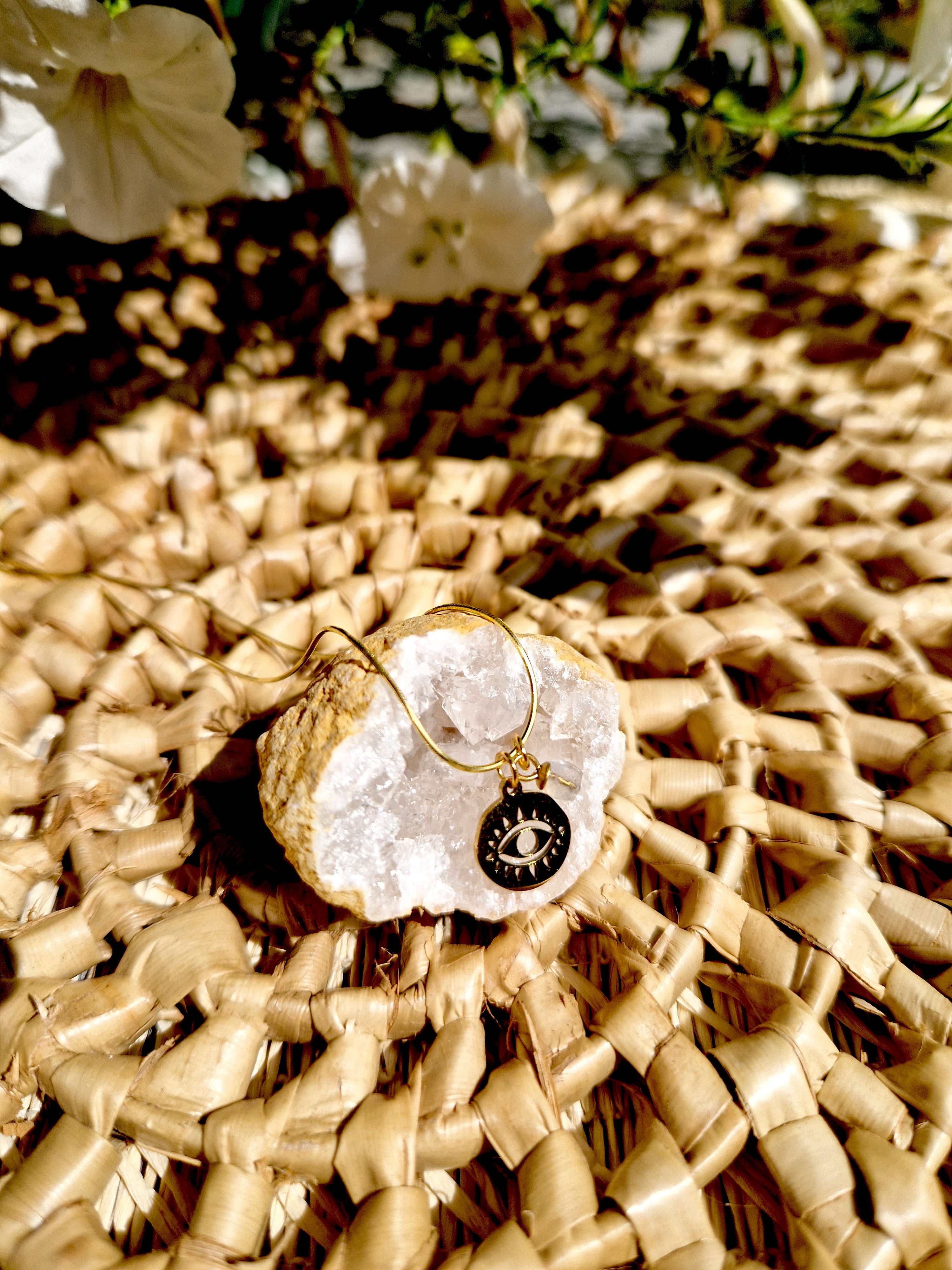 Ketting + hanger 'ontwaakt oog' met labradoriet