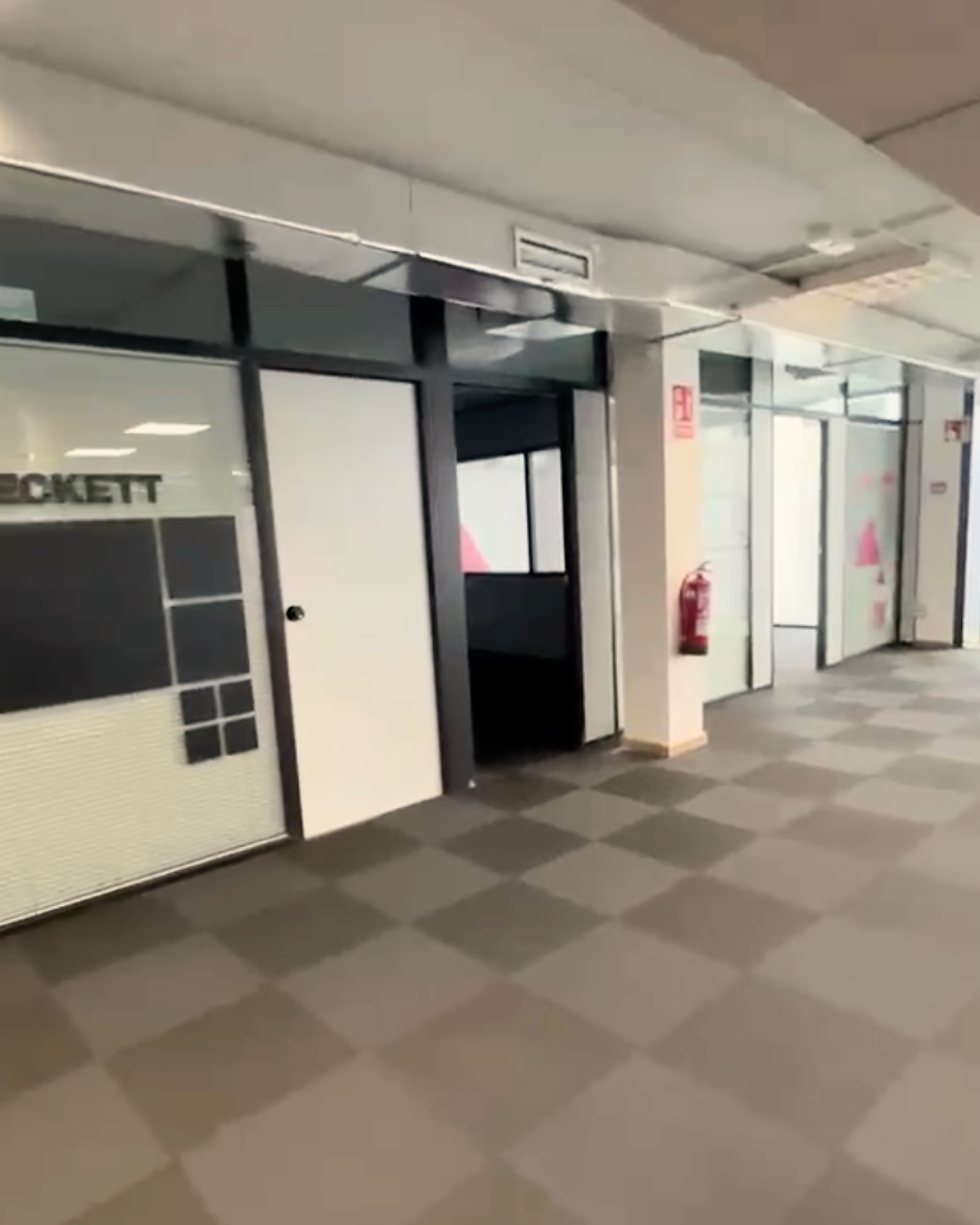 Miniatura: Alquiler/Venta Local Comercial en metro de Marina