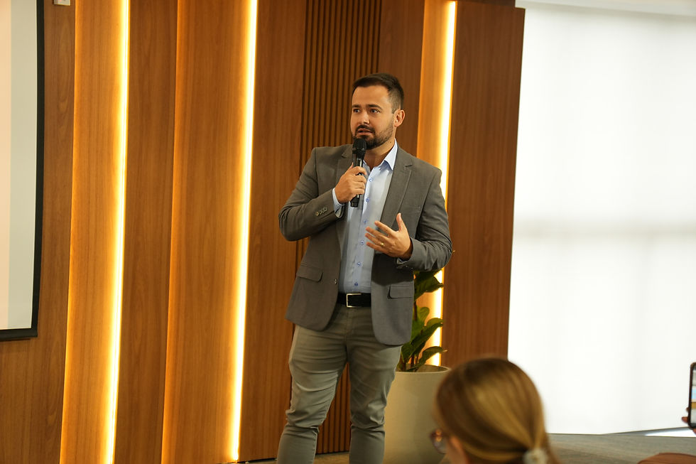 Café da manhã reúne imprensa para anúncio de nova agência da Cresol em Muriaé