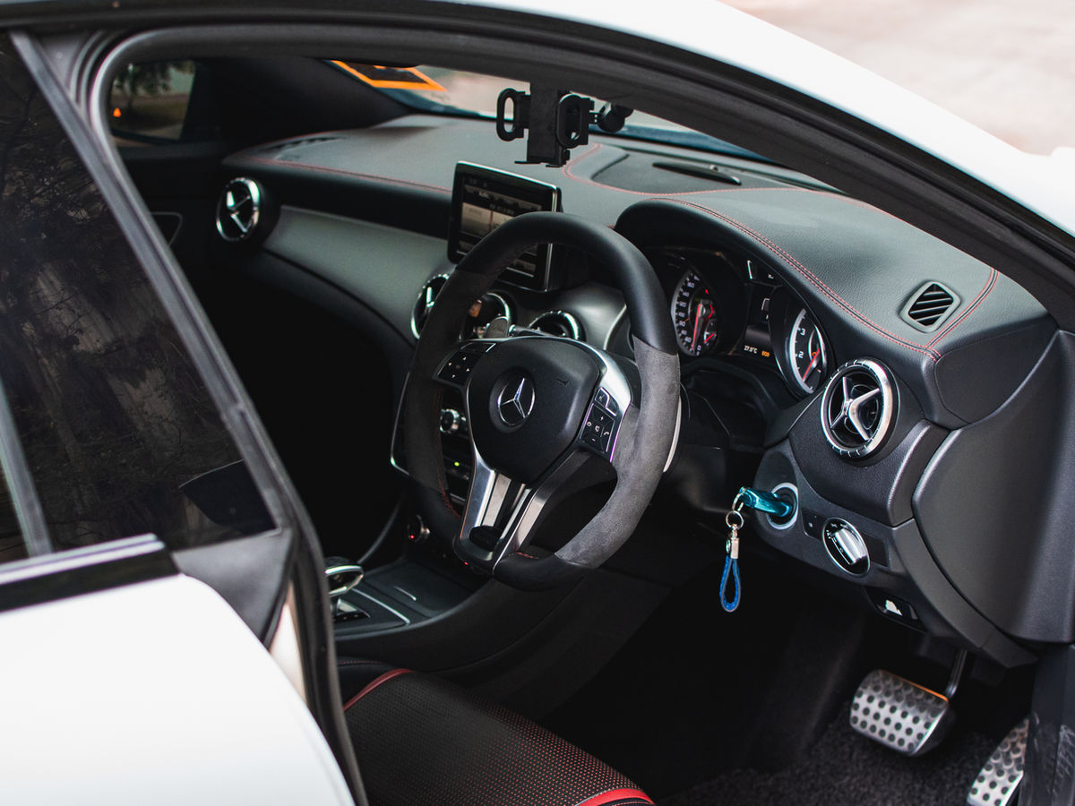 Mercedes Cla45 AMG photo 3