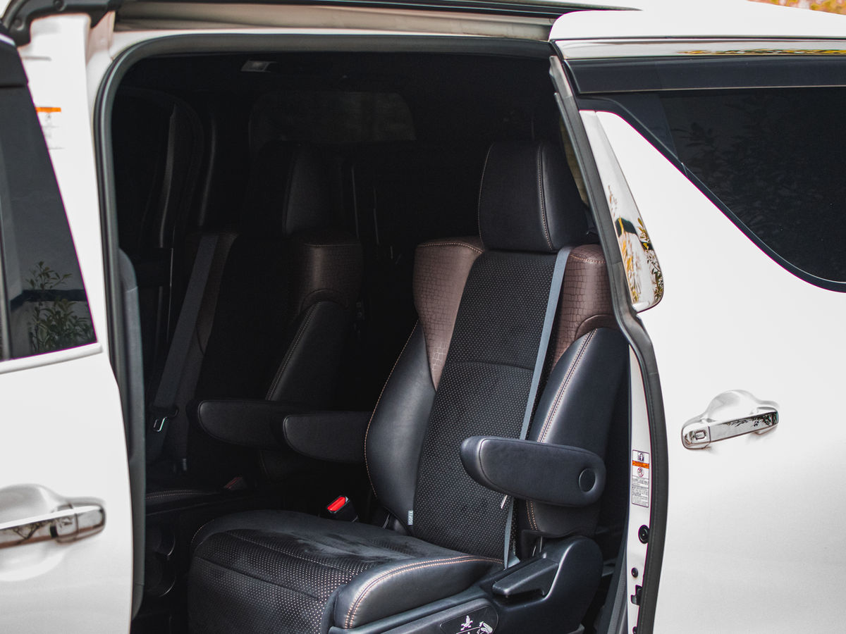 Toyota Alphard Facelift photo 4
