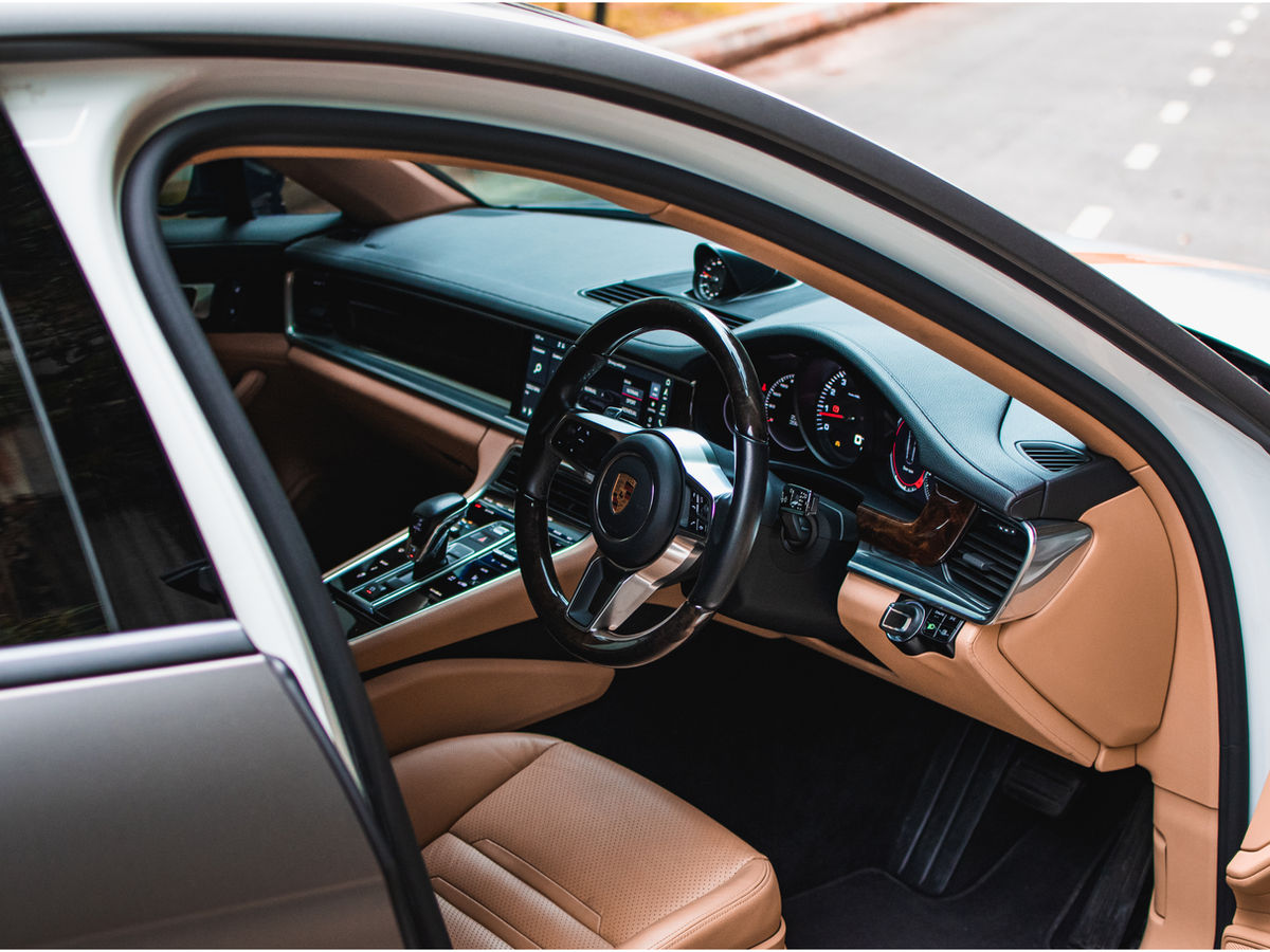 Porsche Panamera photo 3