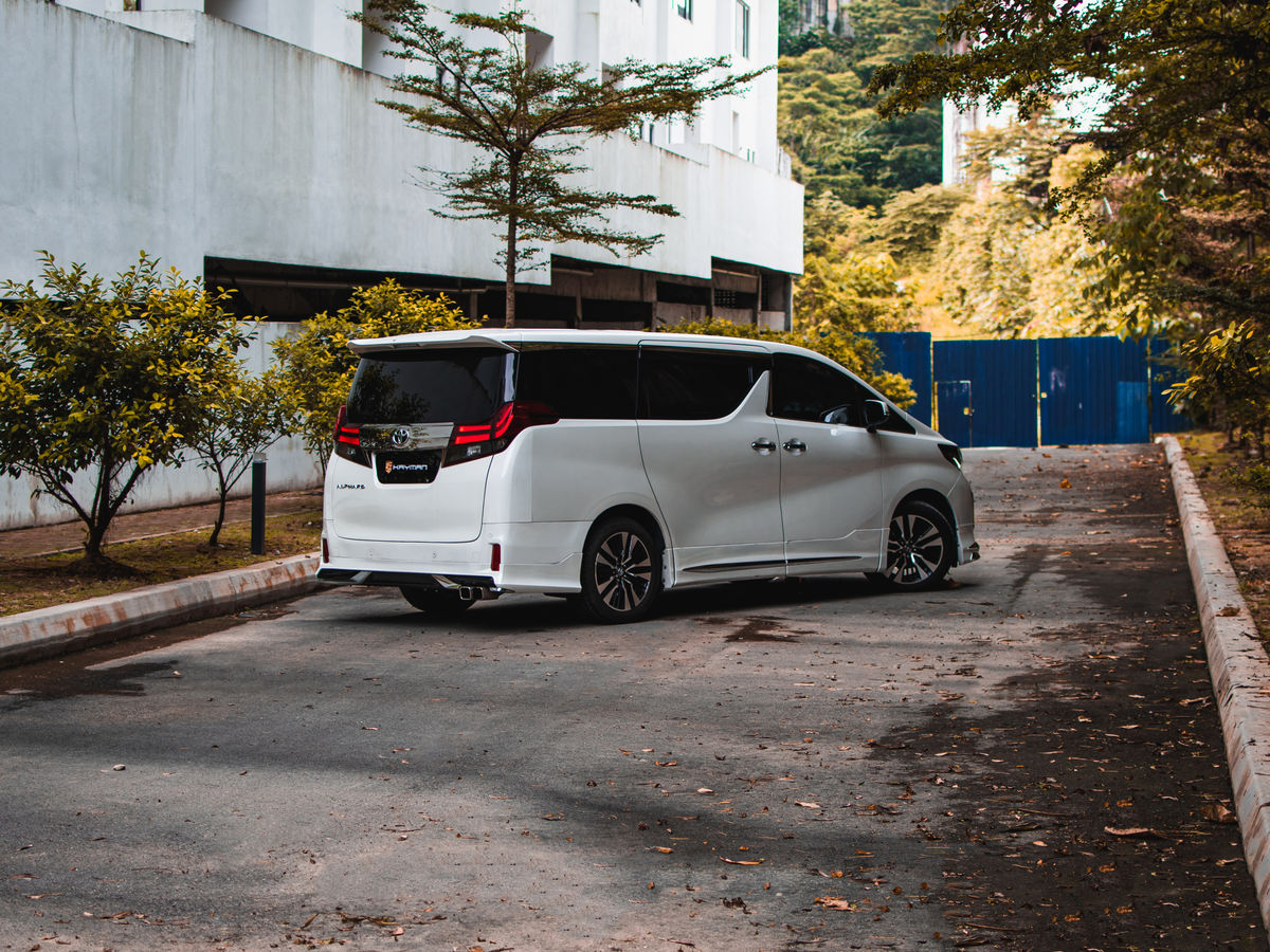 Toyota Alphard Facelift photo 2