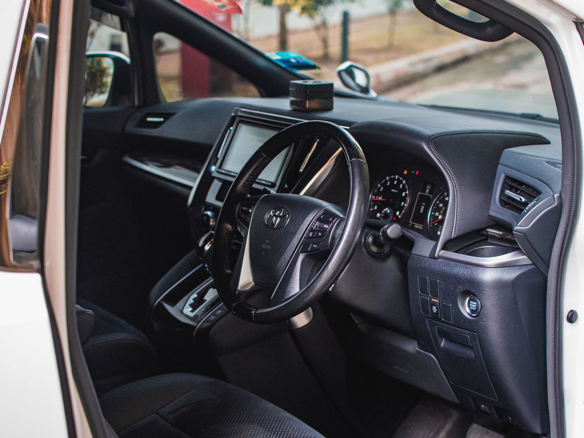 Toyota Alphard Facelift photo 3