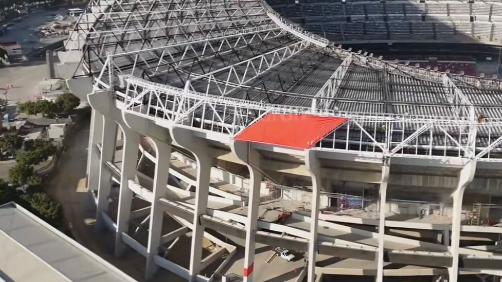 Mexican Fans React to Estadio Azteca Renovations Ahead of FIFA World Cup 2026: Red Roof Design Sparks Online Debate