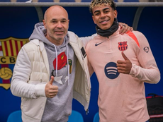 Andrés Iniesta Makes Surprise Appearance at Barcelona Training Session