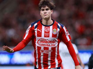 Chivas Extend Armando González’s Contract Through 2029 After Breakout Season