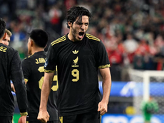 Raúl Jiménez Turns Goal-Saver as Fulham Beats Tottenham in London