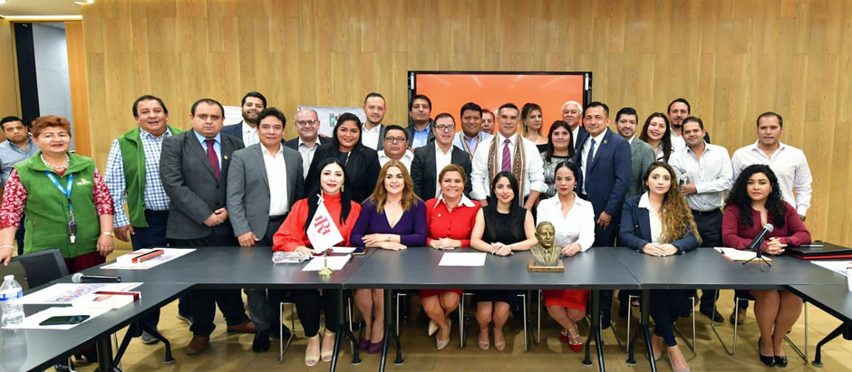 EL IRH IMPULSA LA FORMACIÓN DE PROFESIONALES DEL SERVICIO PÚBLICO: LÁZARO JIMÉNEZ