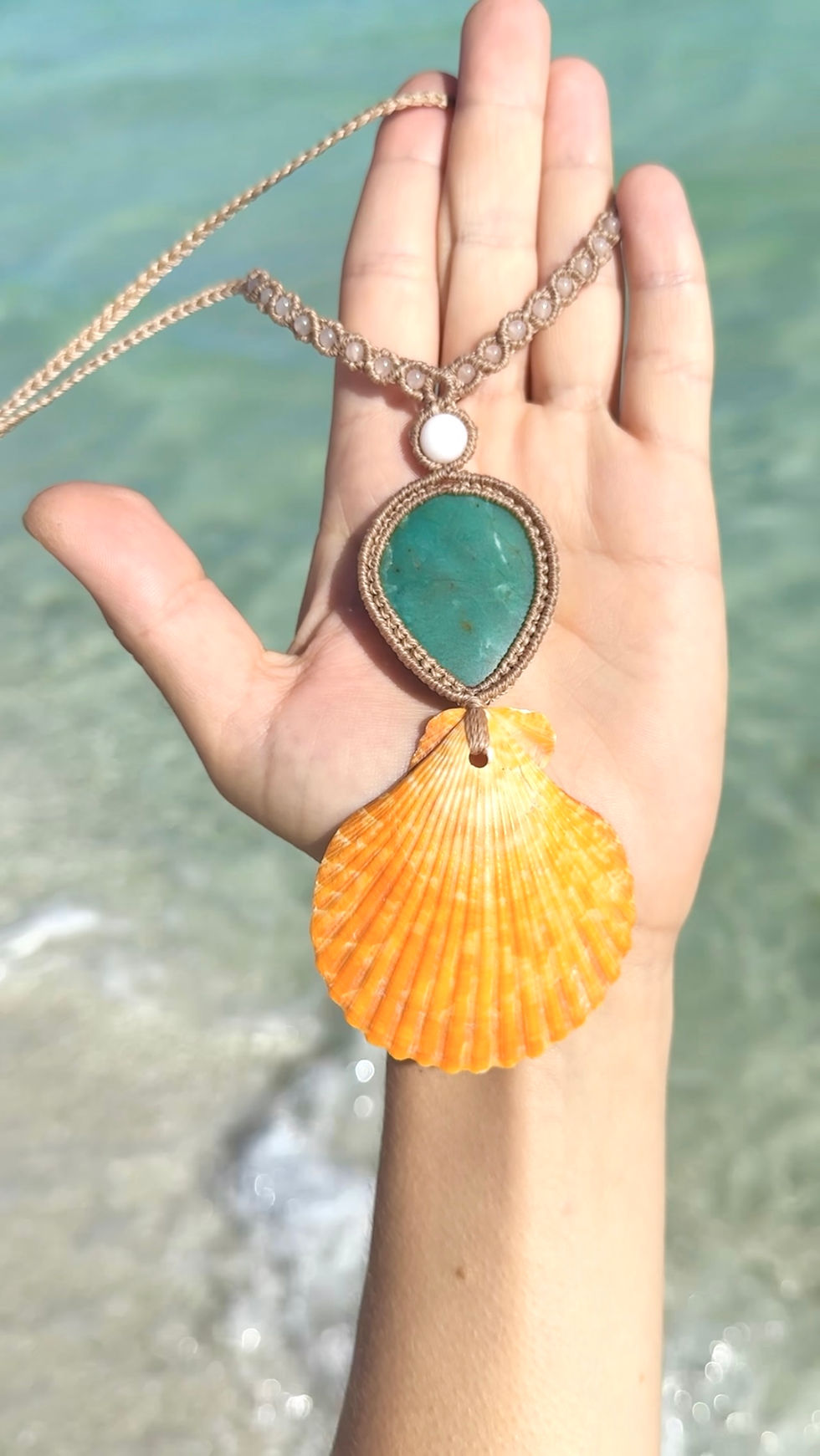 Thumbnail: Scallop Shell & Prase - Light Tan