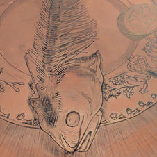 Détail d’une plaque de cuivre gravée représentant une figure animale, Ingo Hoffmann.